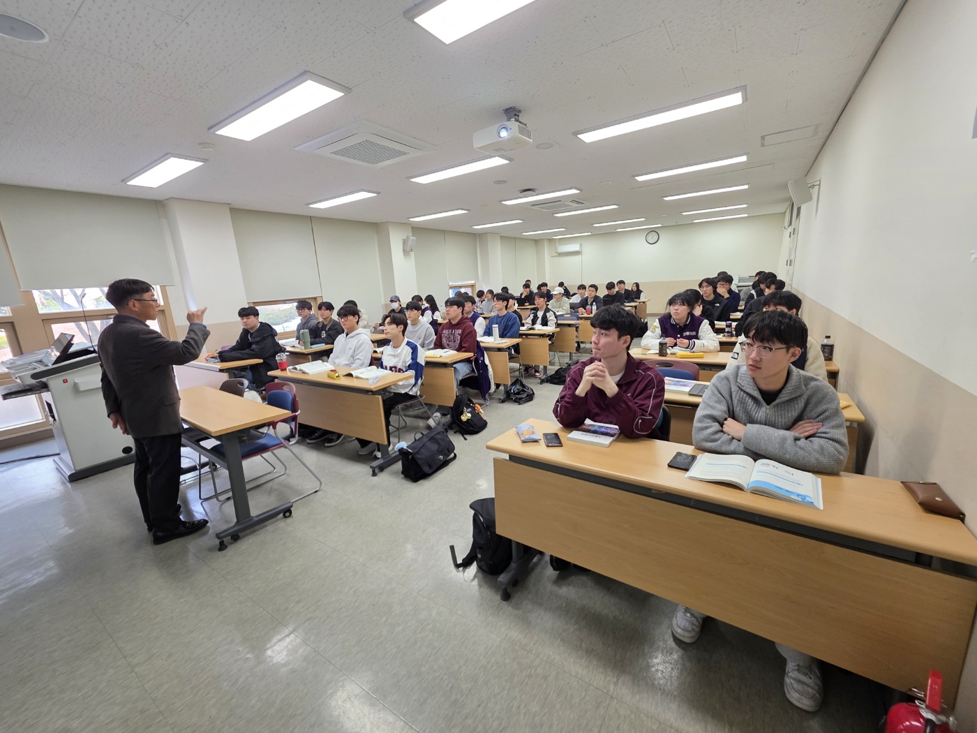2025-1학기 3학년의 학업성취, 취업향상을 위한 소통 및 연구실안전교육